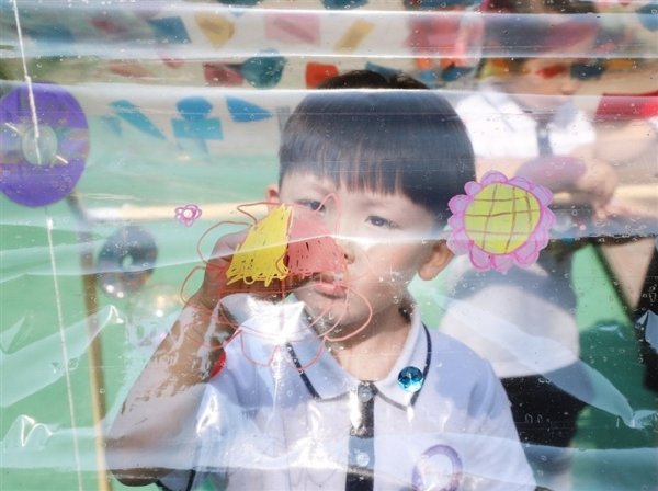 黄金炒股配资网 用法治与爱守护幼儿健康成长